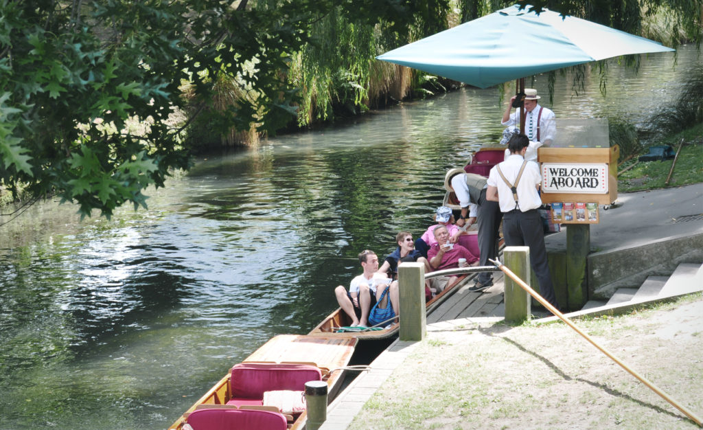 Christchurch Botanic Garden Punting on the Avon 基督城植物園雅芳河長篙撐船