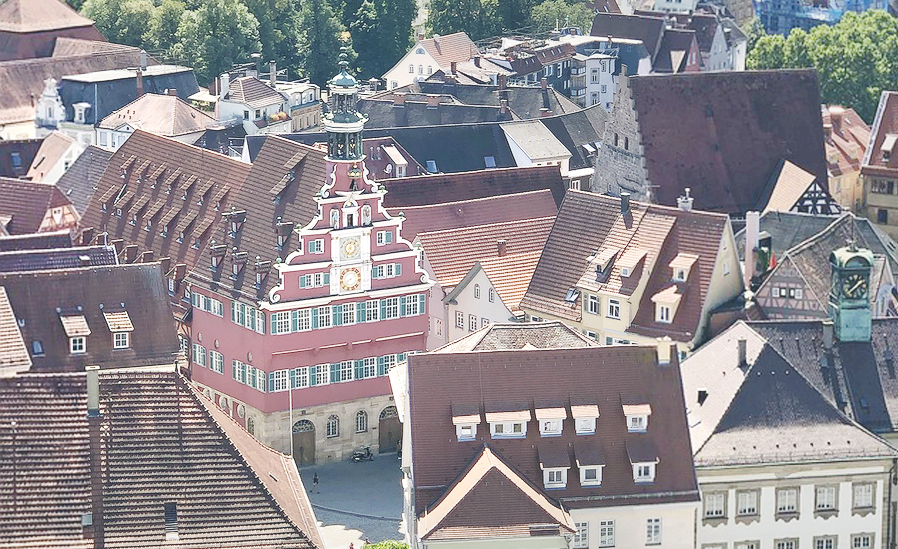 德國 Stuttgart（斯圖加特）鄰近古鎮 Esslingen am Neckar（埃斯林根），舊市鎮廳（Altes Rathaus）