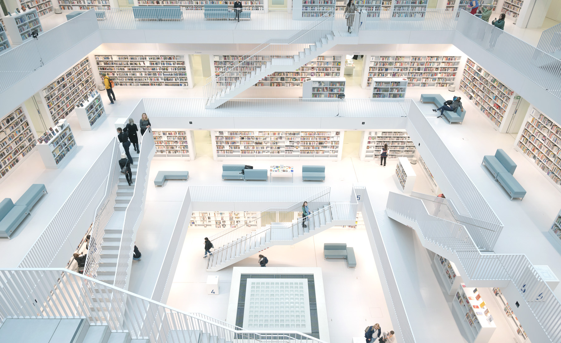 德國 Stuttgart（斯圖加特）市立圖書館