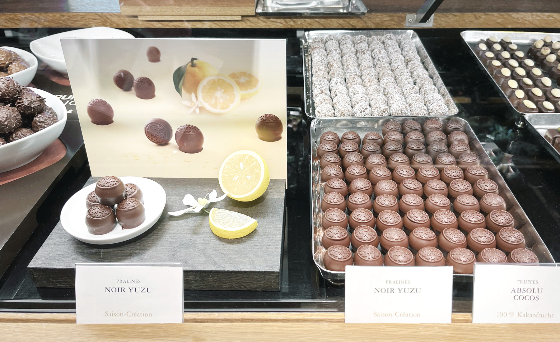 瑞士三大知名精品巧克力，小貪吃不負責推薦  - Sprüngli 季節限定的日本柚子手工巧克力